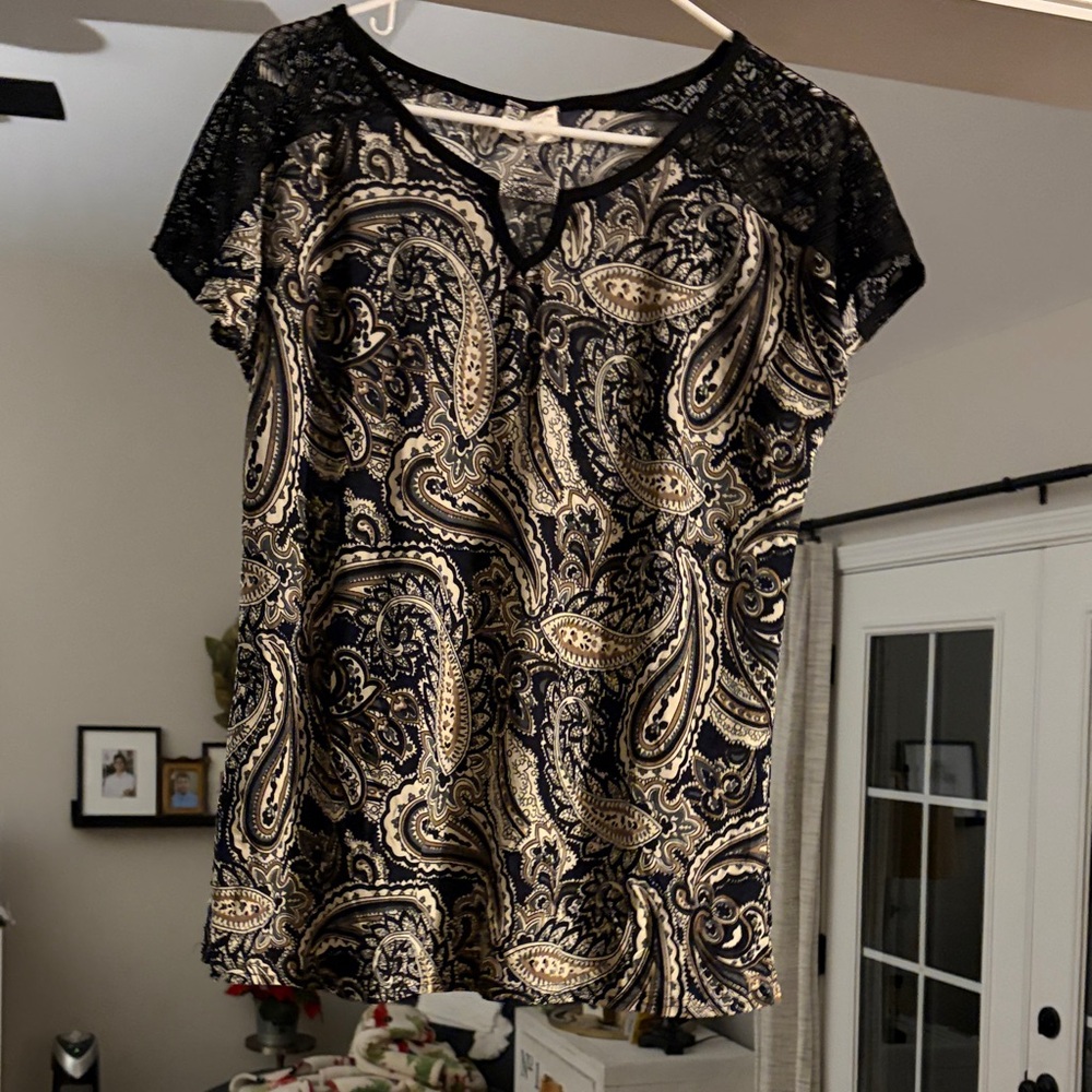 Elegant Black and Gold Paisley Women's Top First Choice M